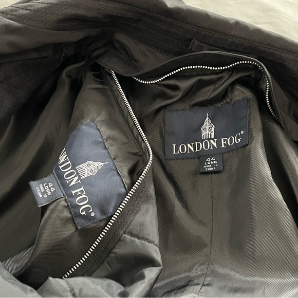 London Fog Men's Black Trench Coat with Zip in / out Liner Size 44 Long - Picture 12 of 15